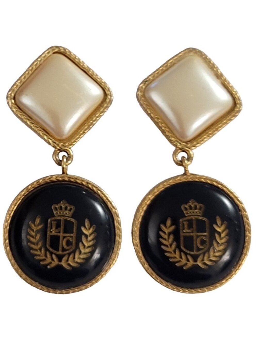 Liz Claiborne Designer Laurel Leaf Shield Faux Pearl Lucite Clip Earrings K957